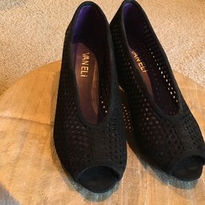 Black suede wedge shoe size 6